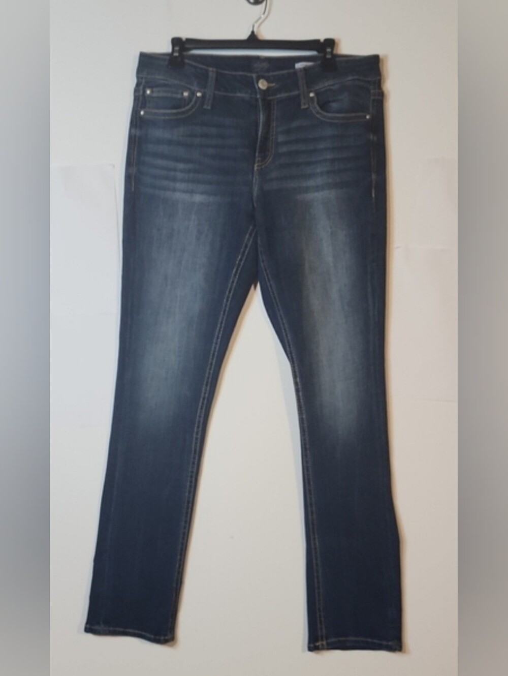 Daytrip Virgo Straight Jeans NWOT Size 31